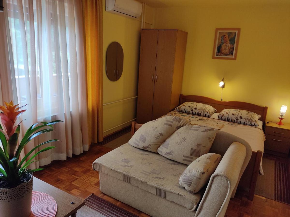 Apartment Mara Πόρετς Εξωτερικό φωτογραφία