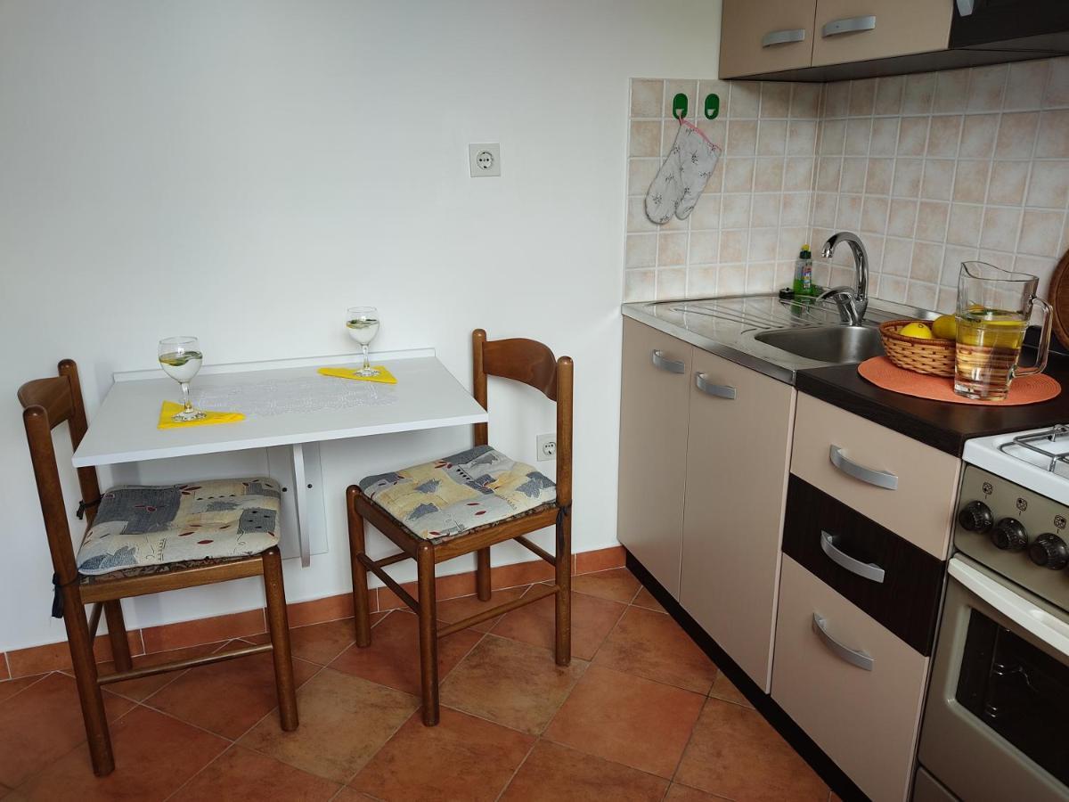 Apartment Mara Πόρετς Εξωτερικό φωτογραφία